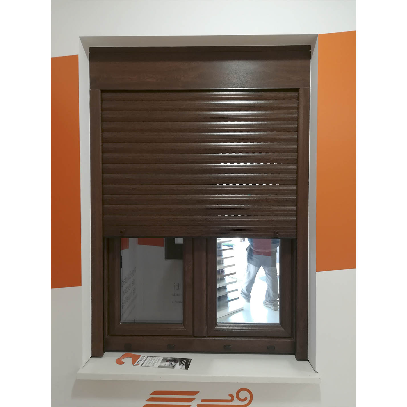 VENTANA PVC 2 COLORES CON PERSIANA DE INCERCO (VL06) - Hergadi