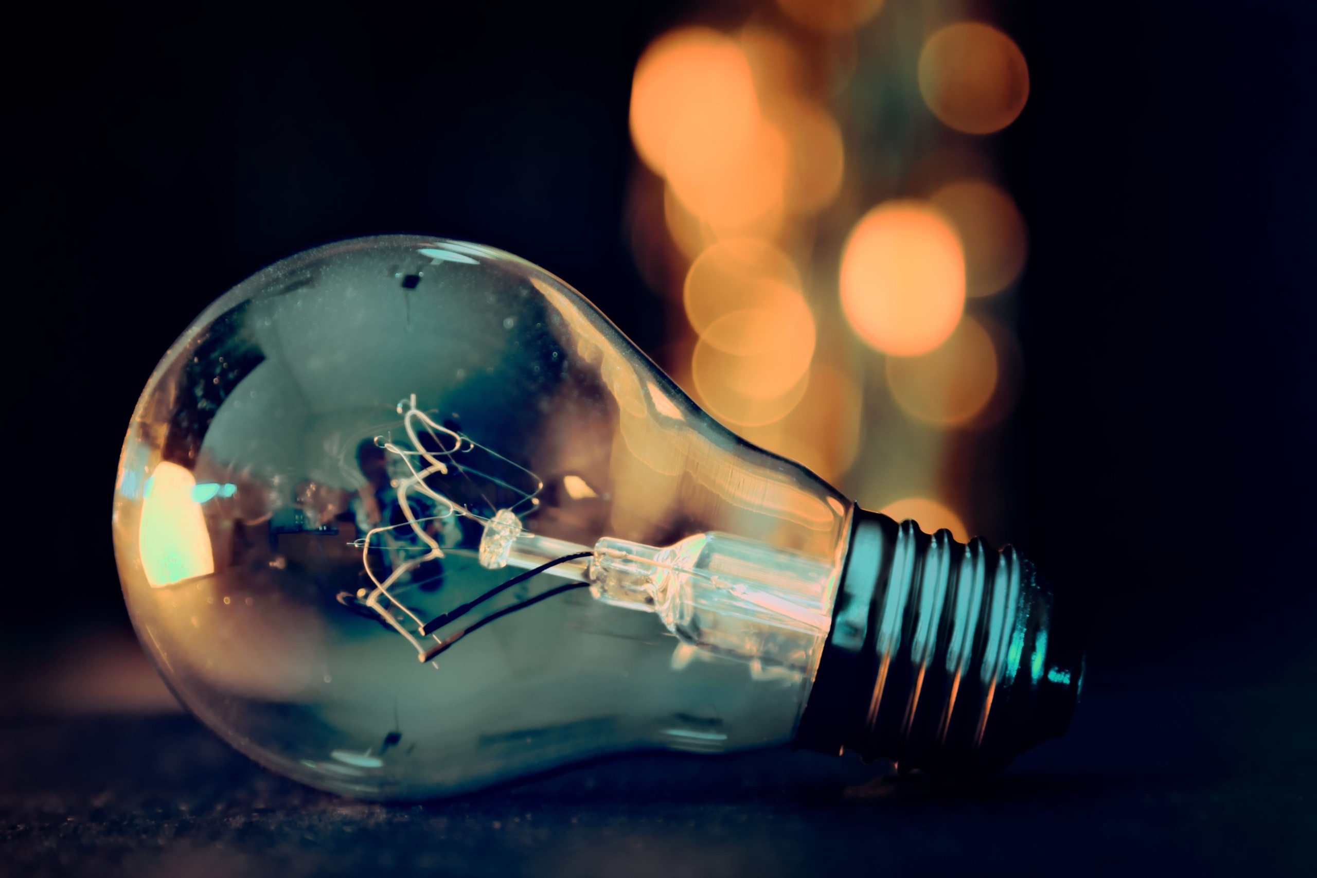 La física de la luz en el interiorismo: cómo los kelvin y el CRI transforman tus materiales